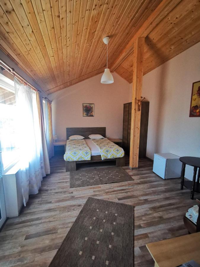 Guest House Ezerets Экстерьер фото