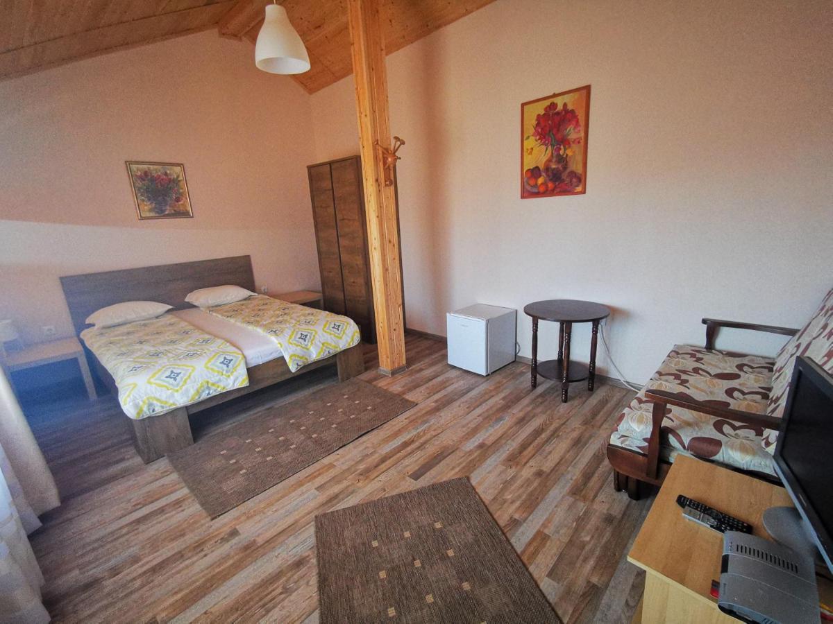 Guest House Ezerets Экстерьер фото