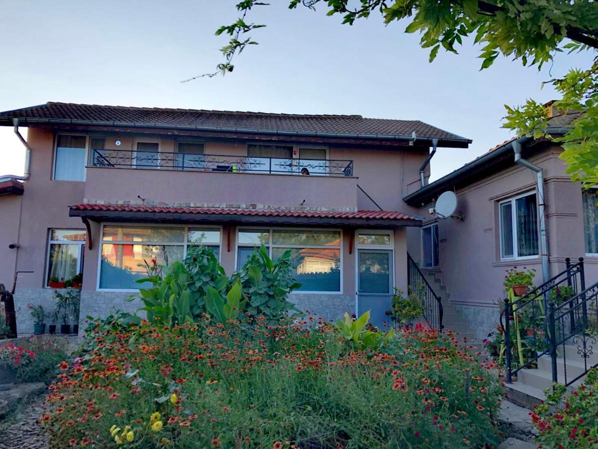 Guest House Ezerets Экстерьер фото
